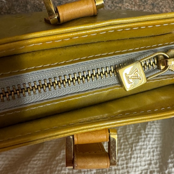 Louis Vuitton Monogram Vernis Huston Handbag - Picture 7 of 11